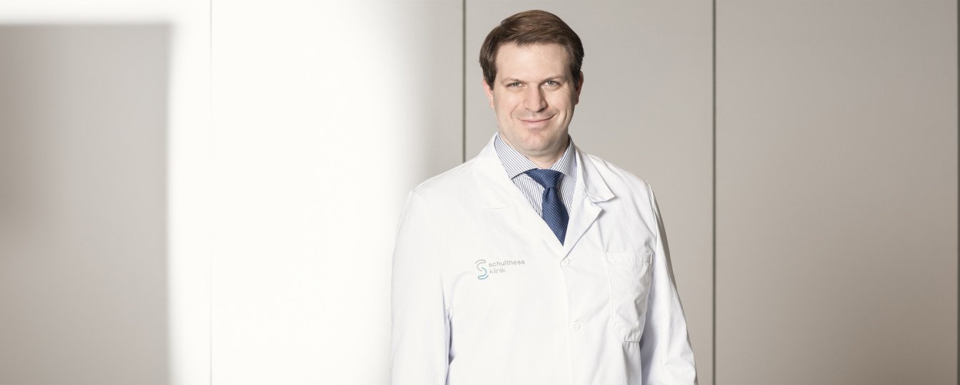 Dr. med. univ. Laszlo Entz Spezialist Wirbelsäulenchirurgie