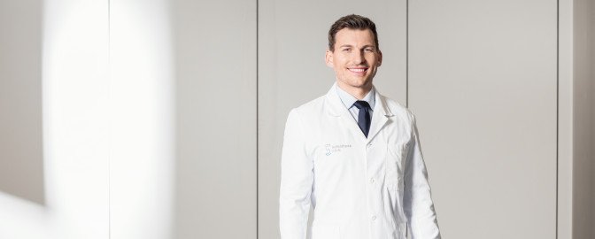 Michael Worlicek Oberarzt Kniechirurgie Schulthess HERO