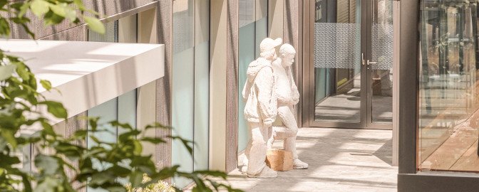 2 Statuen