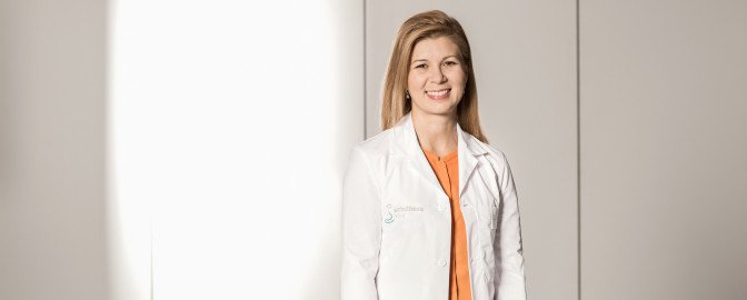 Dr. med. univ. Raluca Reitmeir Spezialistin Wirbelsäule