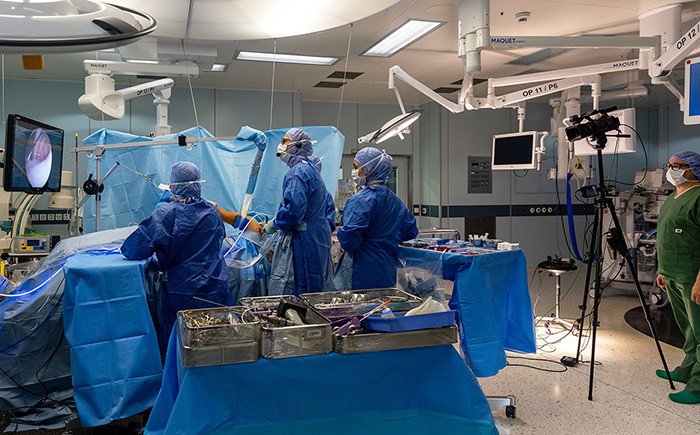 Live-OP mit Übertragung in den Seminarraum