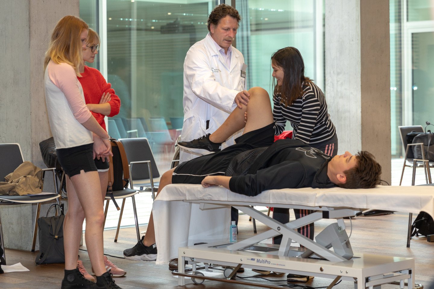 ETH Untersuchungskurs Schulthess Klinik Dr. med. Dora