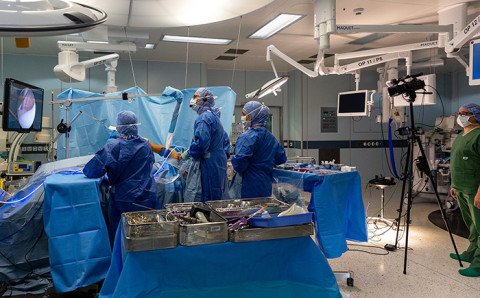 Live-OP mit Übertragung in den Seminarraum