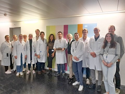 Gruppenbild des Teams der 4000. Schulterendprothese