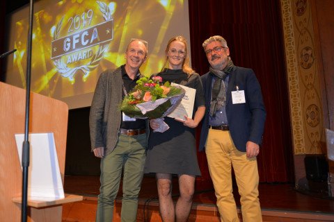 Greatest Future Clinical Application Award Preisübergabe an Dr. Lea Estermann