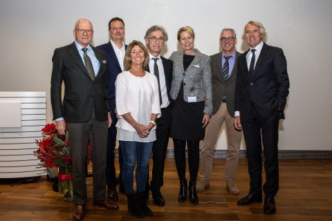 Grupppen zur Habilitationsfeier von «Junge Patienten mit einer Wirbelsäulenverkrümmung sollen eine Chance für die Zukunft haben», ist ein grosses Anliegen von PD Dr. med. Dezsö J. Jeszenszky.