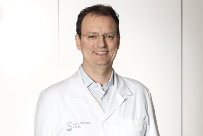 Dr. med. Tamas Fekete Spezialist Wirbelsäulenchirurgie