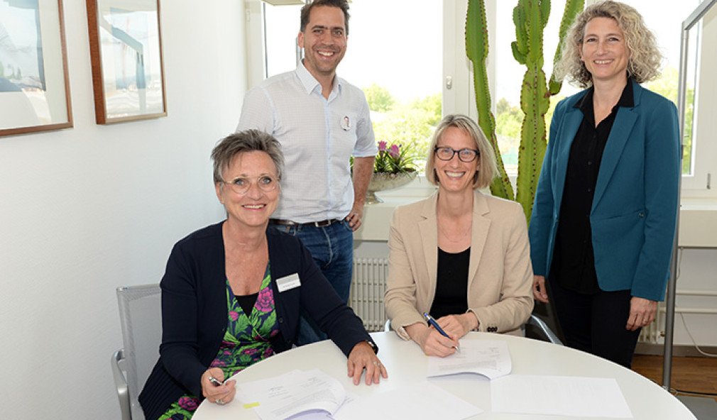 Vertragsunterzeichnung Schulthess Klinik und Association for Healthy Aging (IAHA) 