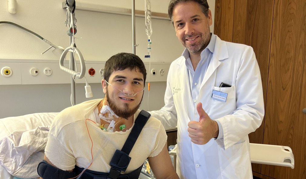 Akhmed Tazhudinov und Prof. Dr. med. Markus Scheibel