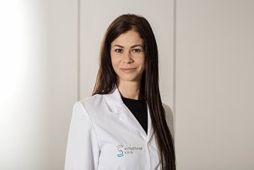 Dr. med. univ. Vanessa Reischenböck Spezialistin Handchirurgie